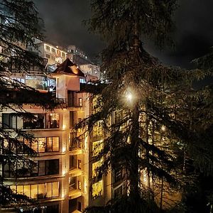 Royale Retreat Hotel & Spa Near Mall Road